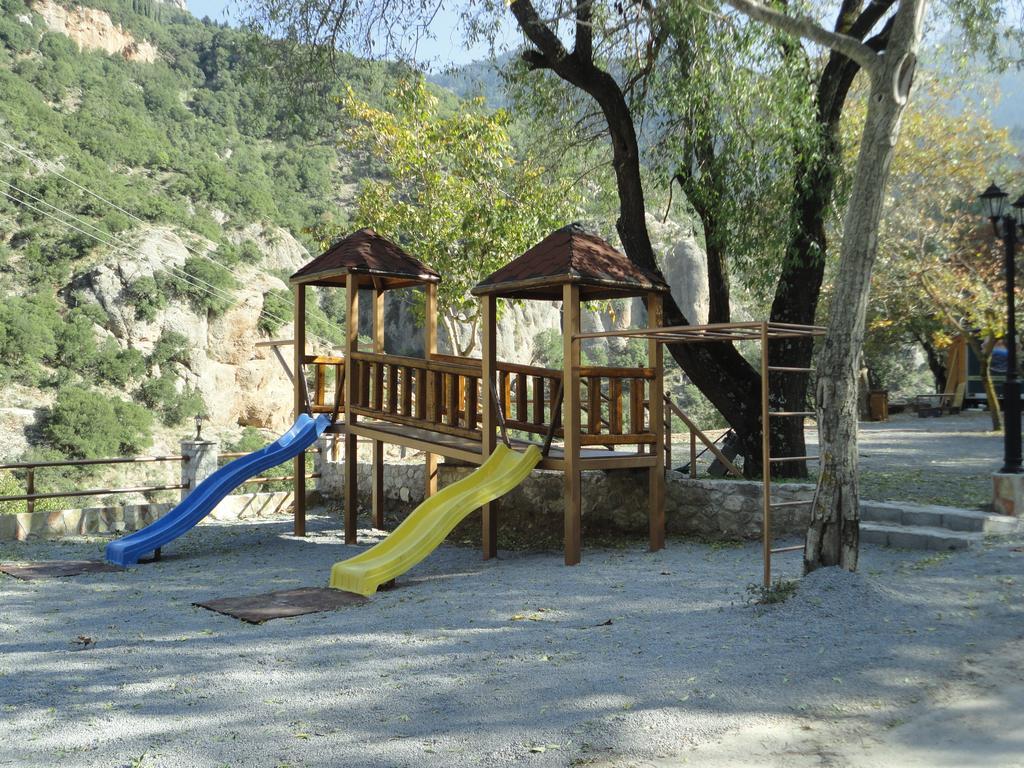 Faraggi Guesthouse Kalavryta Bilik gambar