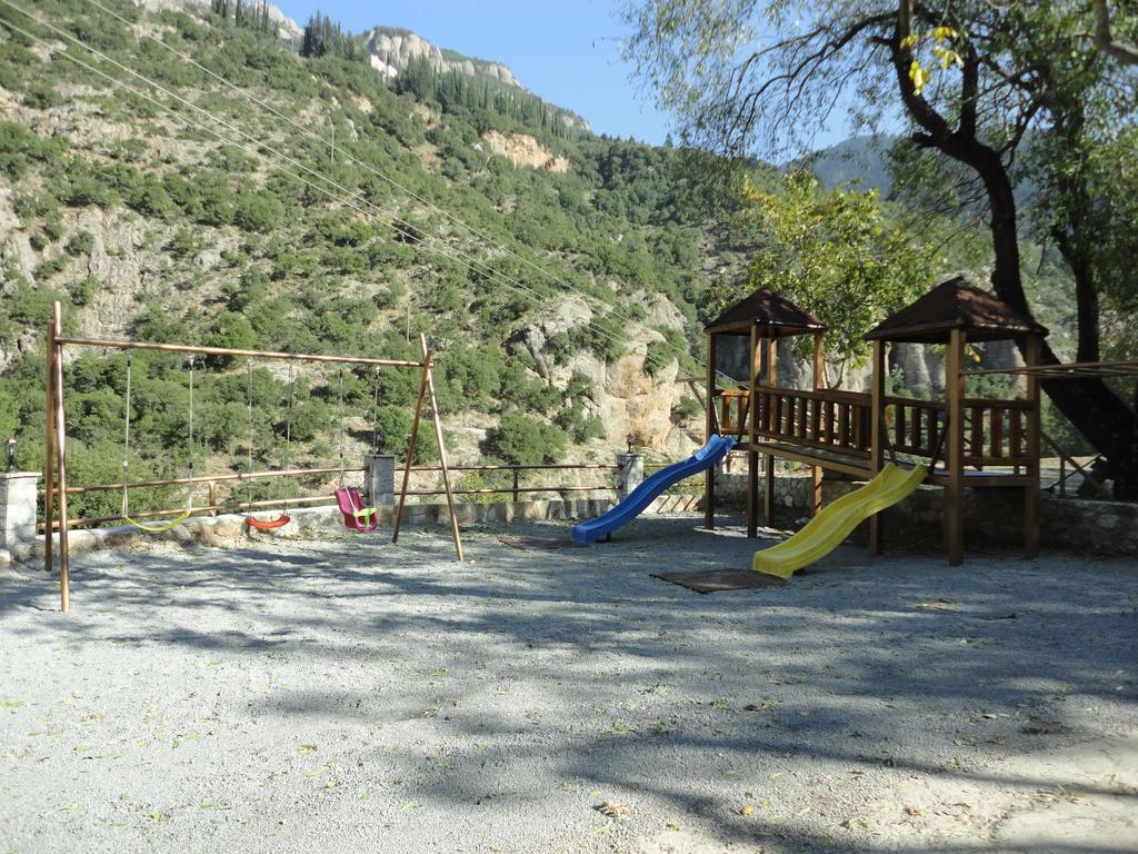 Faraggi Guesthouse Kalavryta Bilik gambar