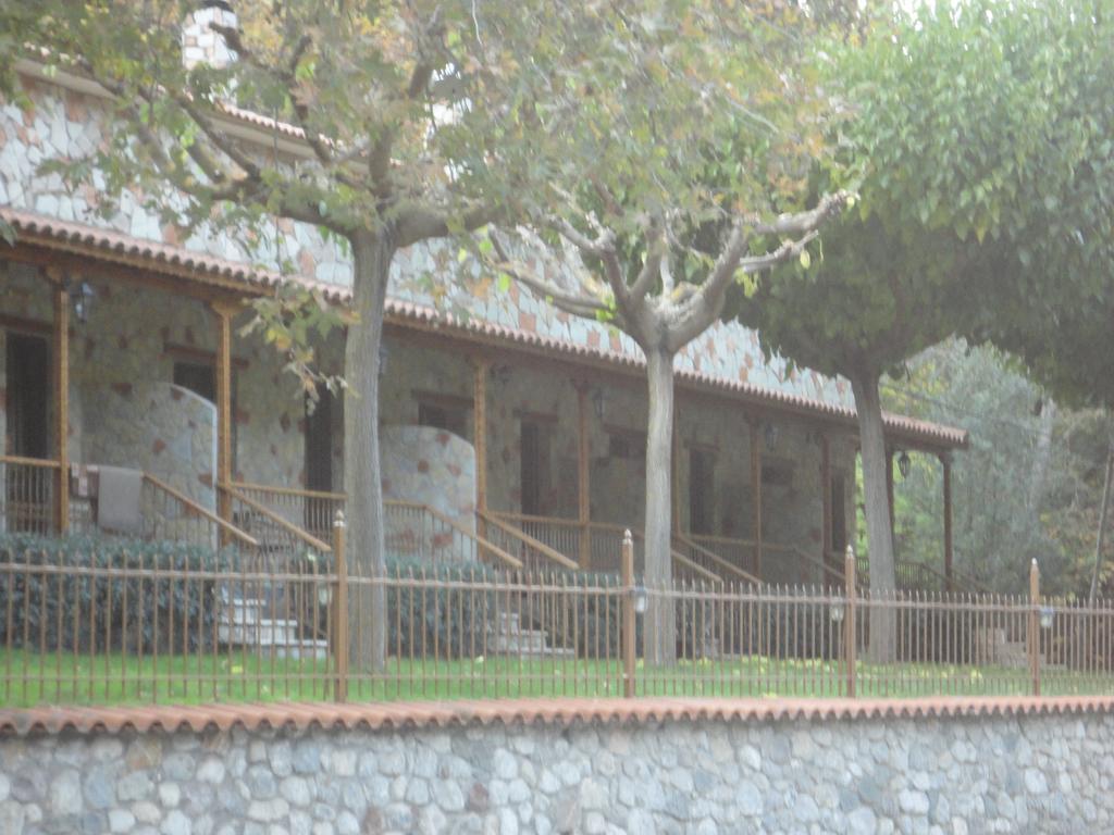 Faraggi Guesthouse Kalavryta Luaran gambar