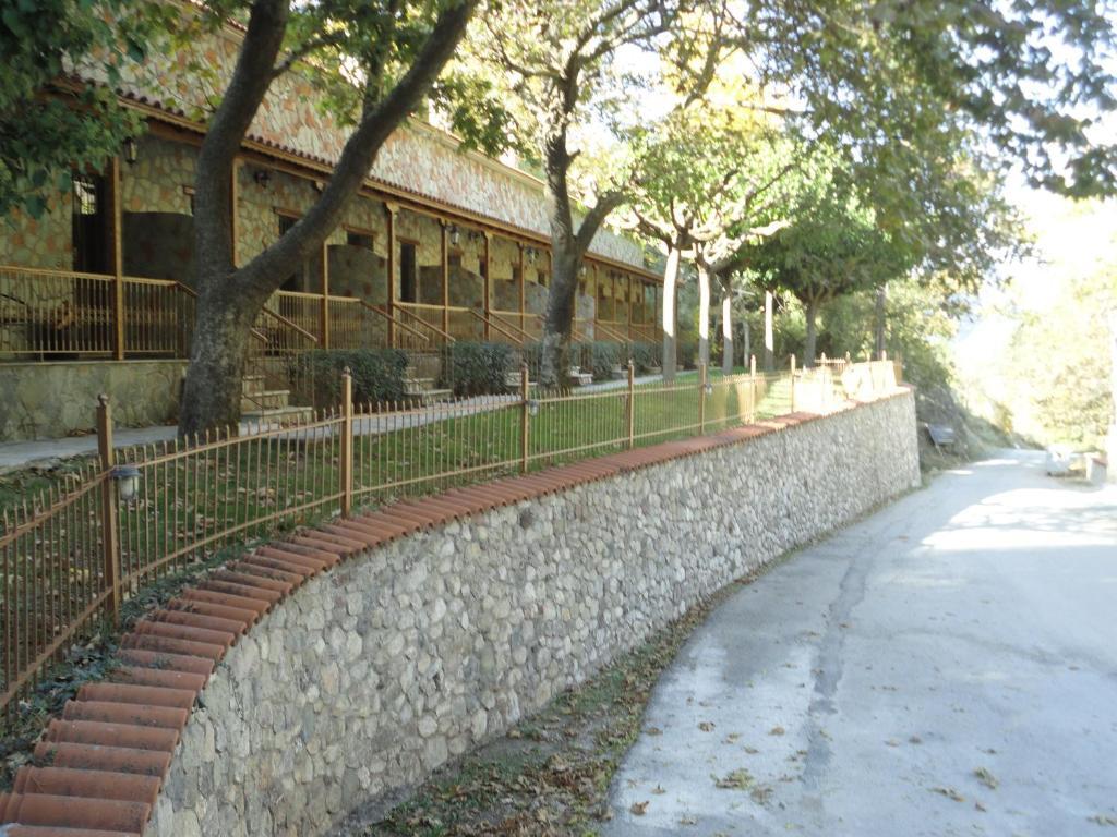 Faraggi Guesthouse Kalavryta Luaran gambar